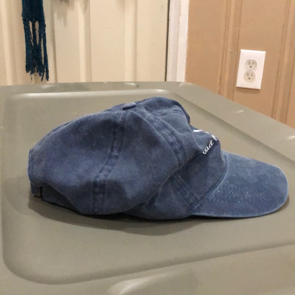 Baseball cap - Picture 2 of 3
